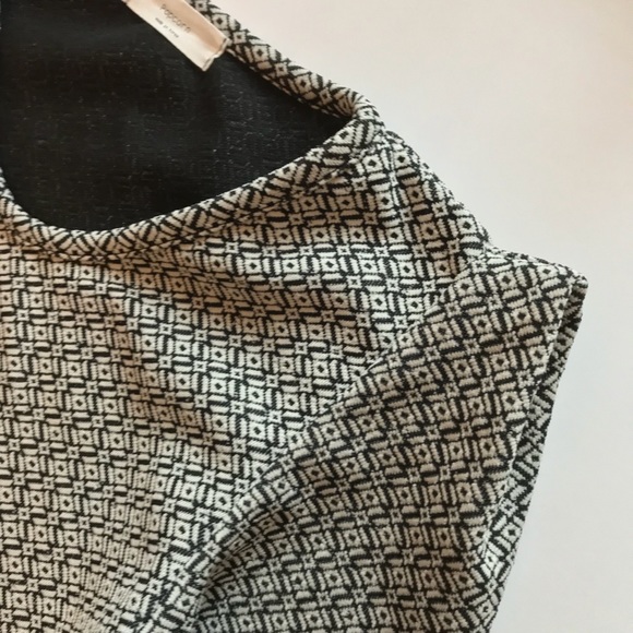 Popcorn. Black and white tunic top. - Picture 2 of 5